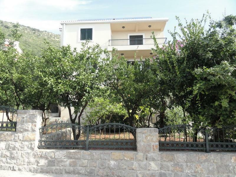 Petrovac Apartments & Rooms M מראה חיצוני תמונה